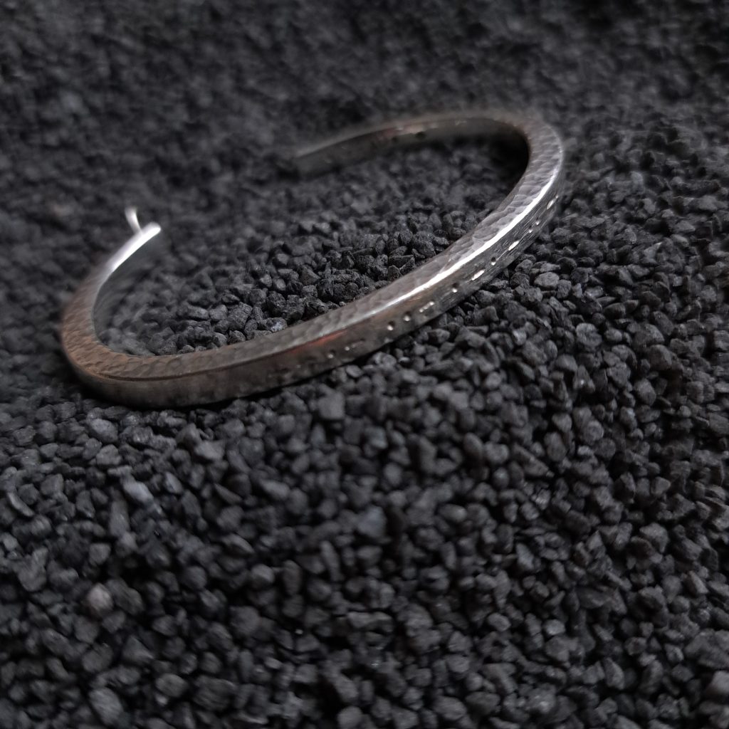 Bracelet jonc ouvert ·PEVAR·bra01